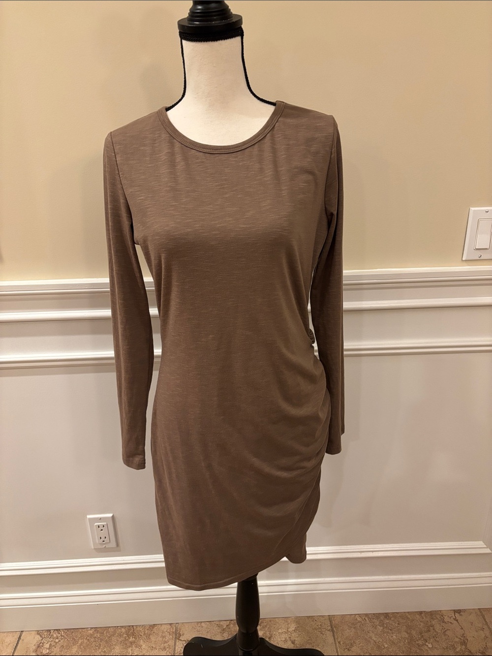 Women's Long-Sleeve Ruched Side Dress - Taupe